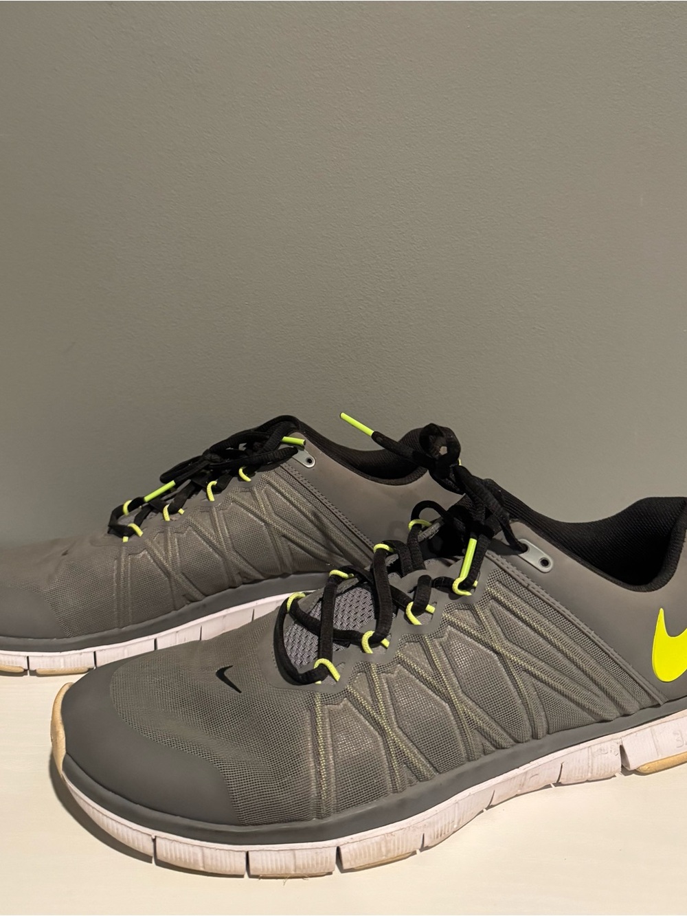Nike Free Run 3.0 630856-030 Gray Black Volt Mens 15 US - Used Running Shoes